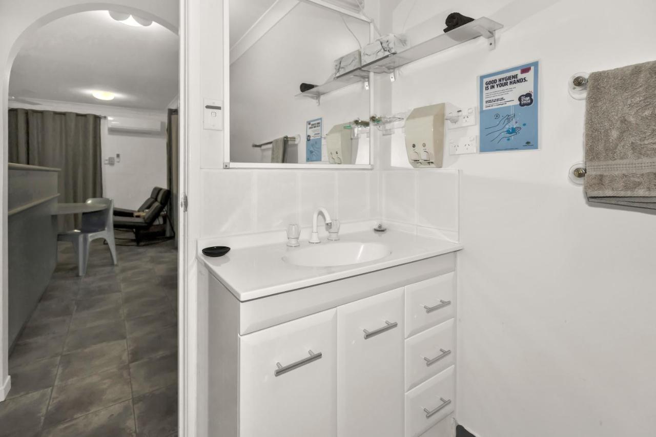 Balgal Beach Units Rollingstone Exterior photo